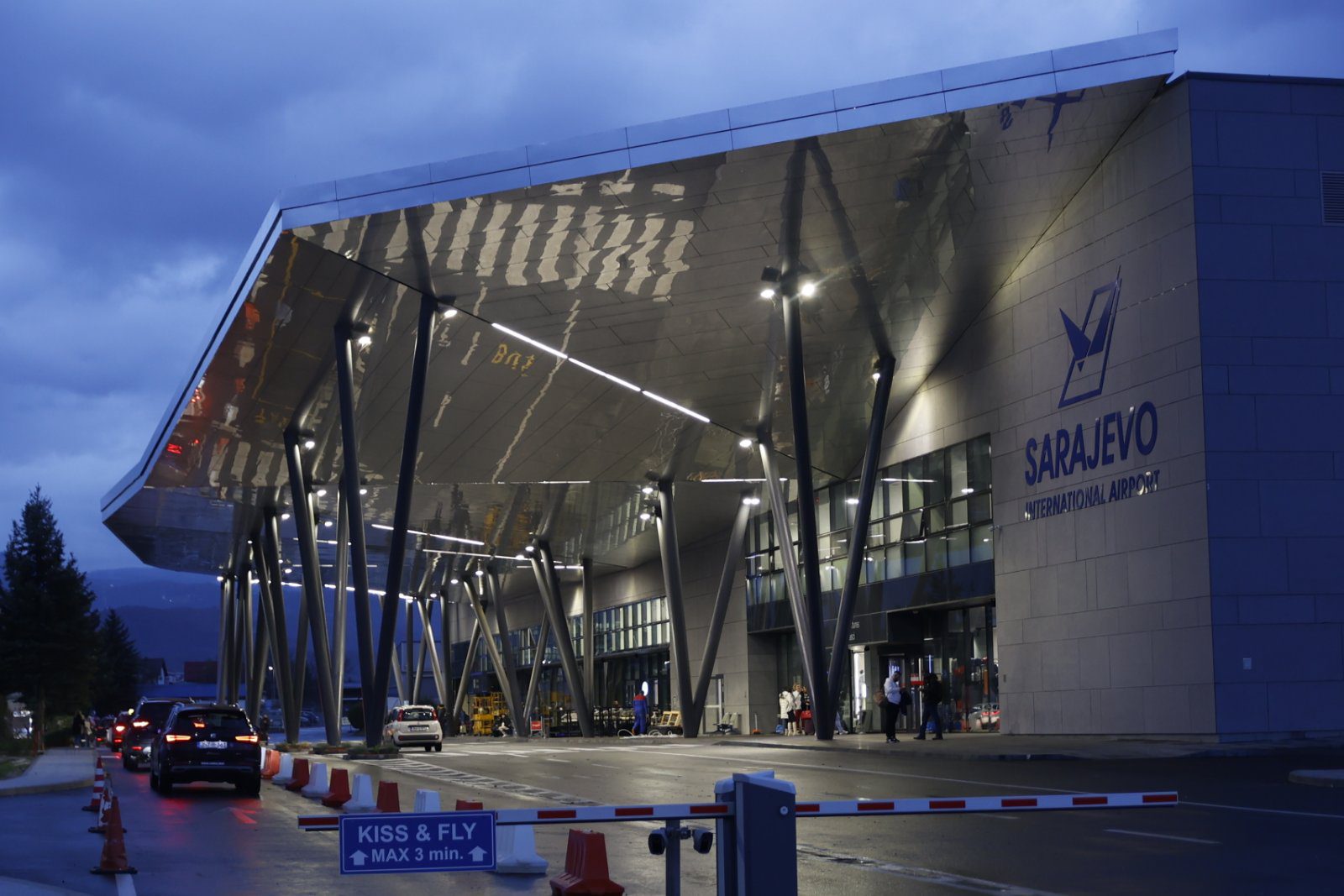 Iznajmljivanje automobila na Sarajevskom aerodromu direktno na SJJ